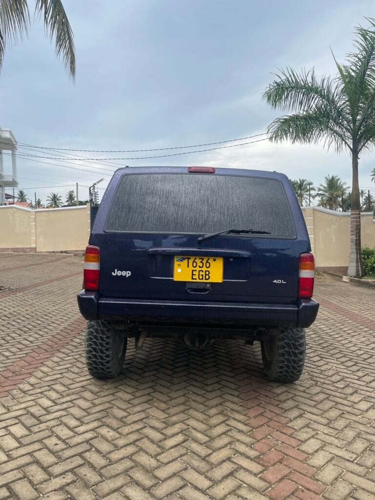 Jeep Cherokee 1999 Inauzwa Dar es salaam Tanzania