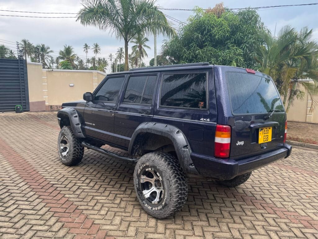 Jeep Cherokee bei poa sokoni Dar es salaam Tanzania