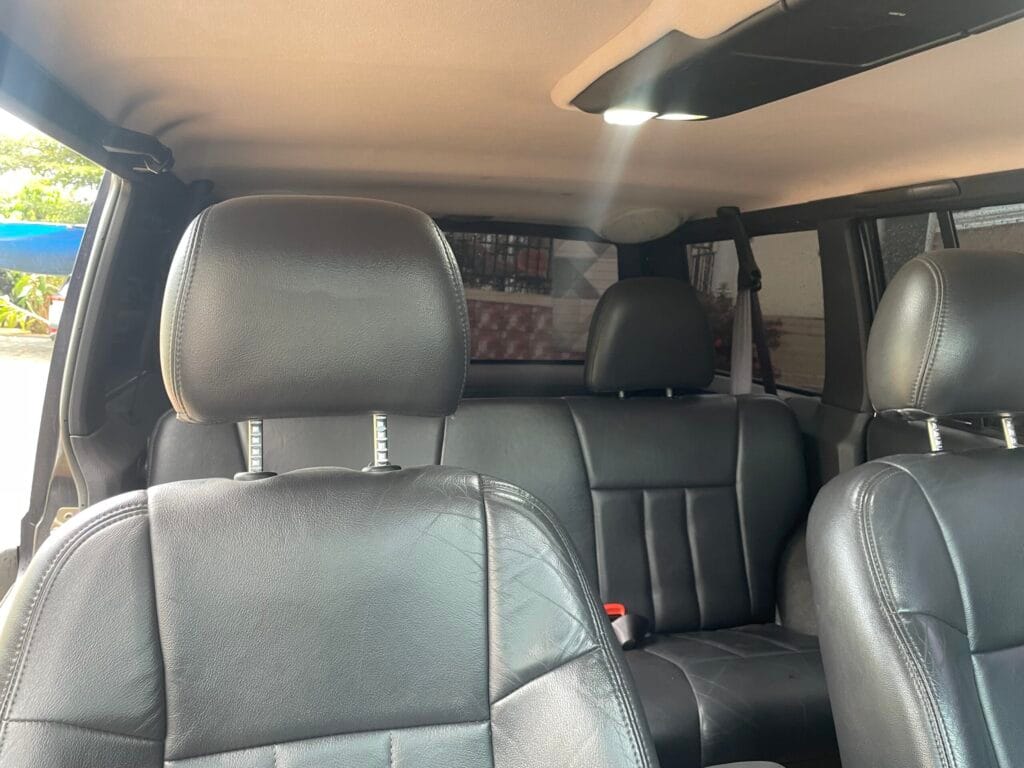 Magari Cherokee 1999 lipo Dar es salaam