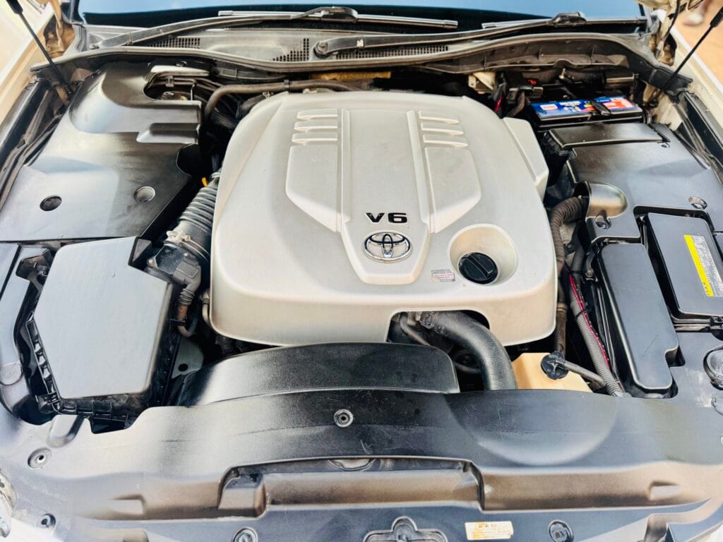 Buy Toyota Crown 2006 for Sale in Mwanza