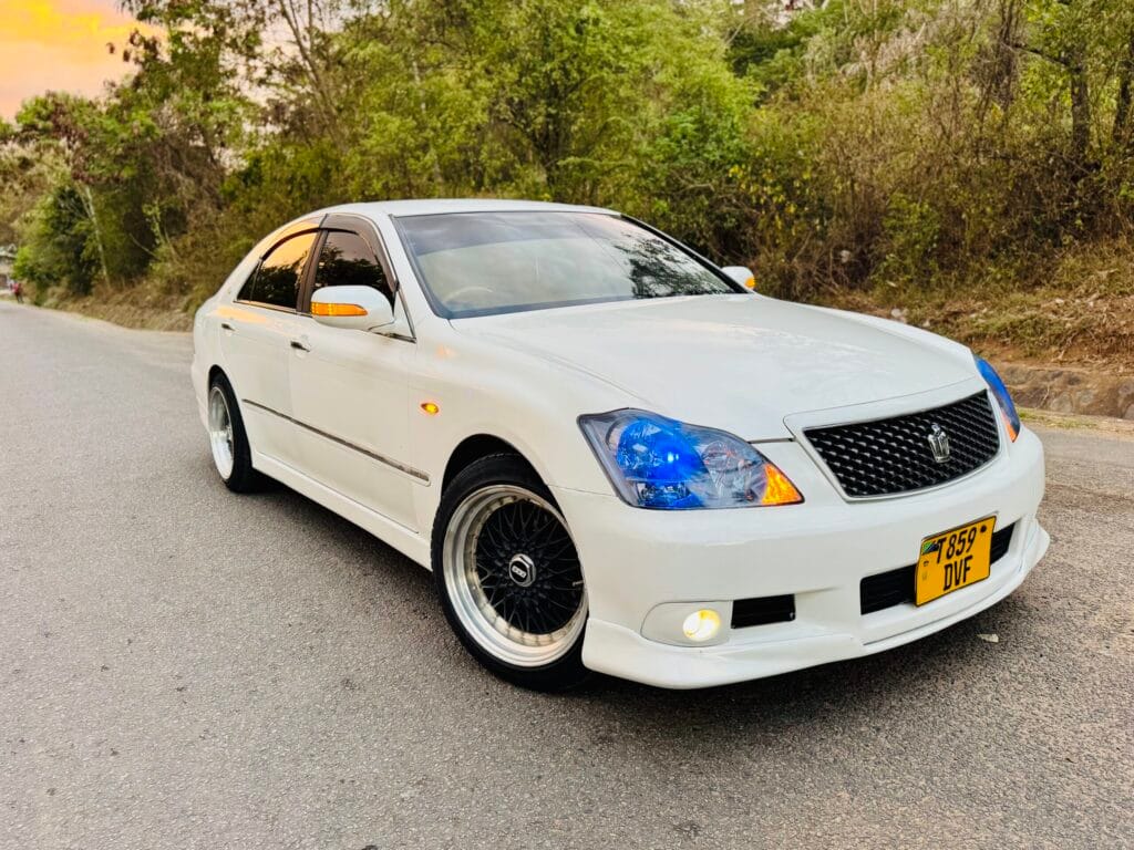 Price Of Toyota Crown 2006 for Sale in Tanzania