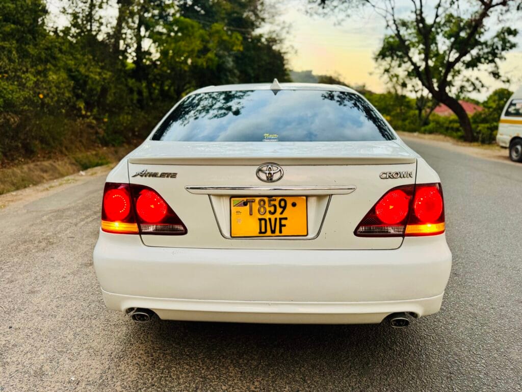 For Sale Toyota Crown 2006 in Mwanza