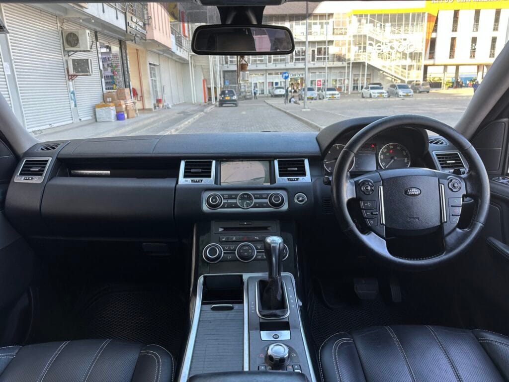 Magari Range Rover Sport 2011 lipo Dar es salaam