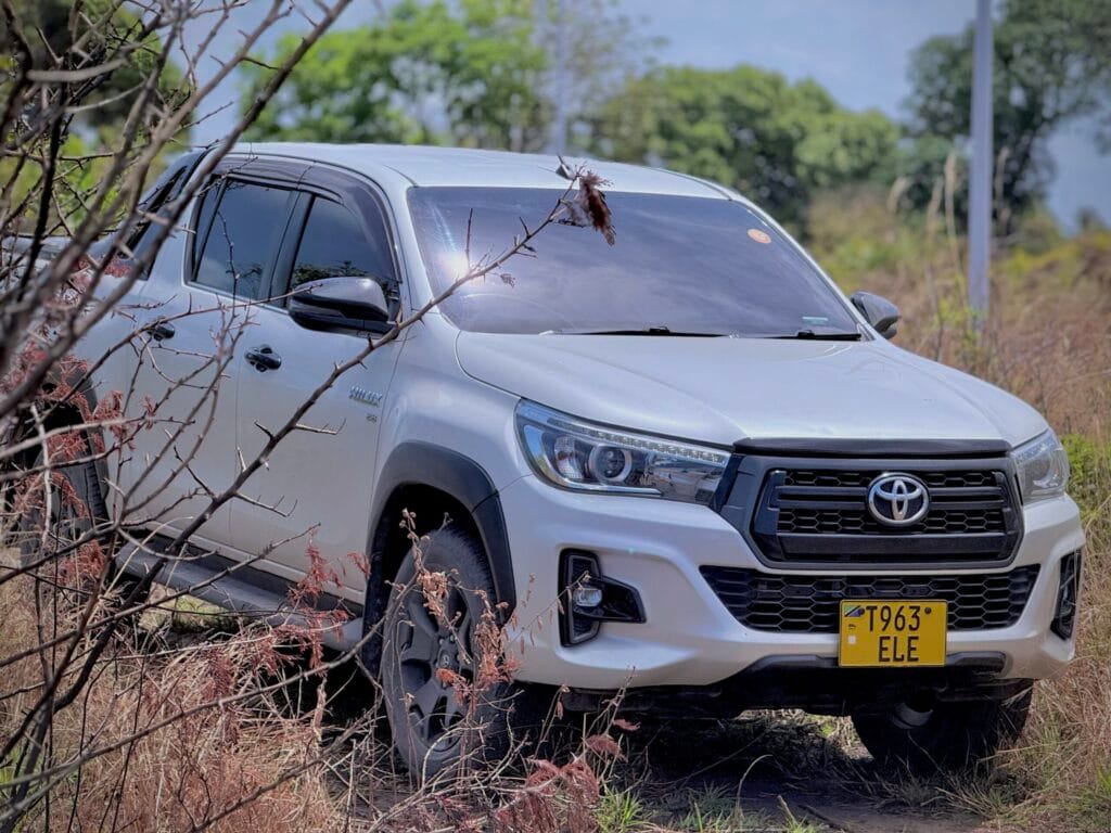 Magari Sokoni Toyota Hilux ya Bei Poa 2020