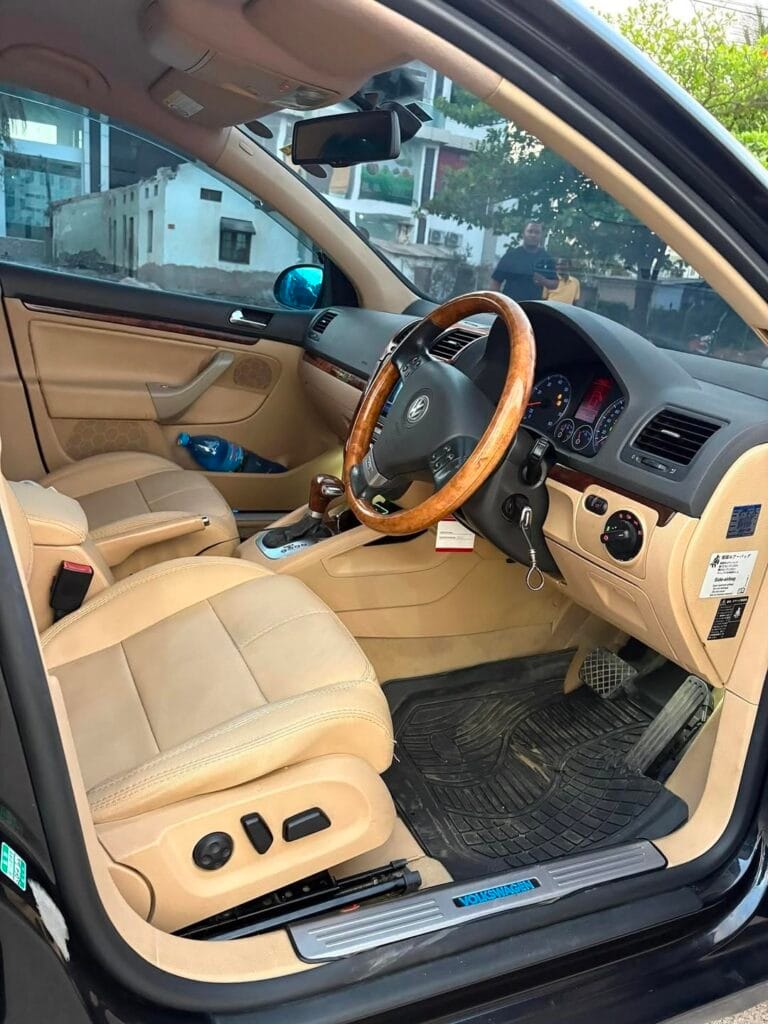 Volkswagen Golf bei poa sokoni Dodoma Tanzania