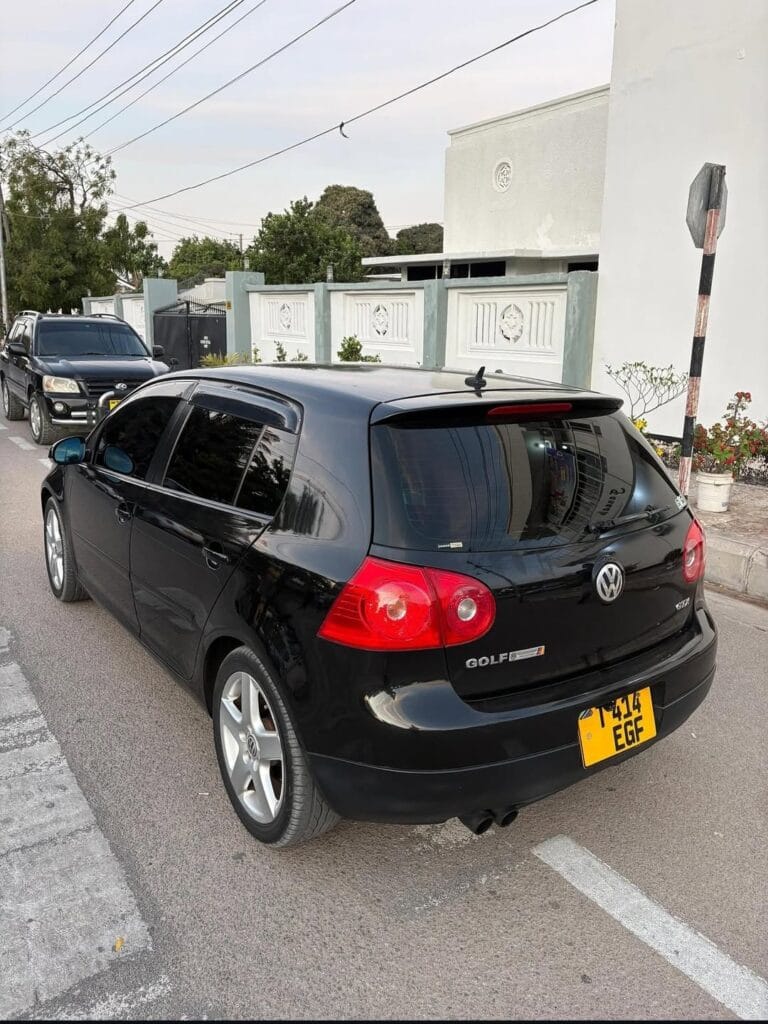 Magari Sokoni Volkswagen Golf ya Bei Poa 2007