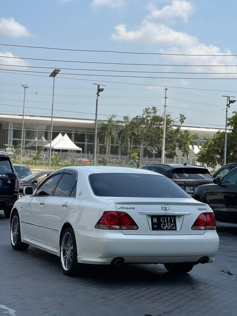 Buy Toyota Crown 2006 for Sale in Dar es salaam