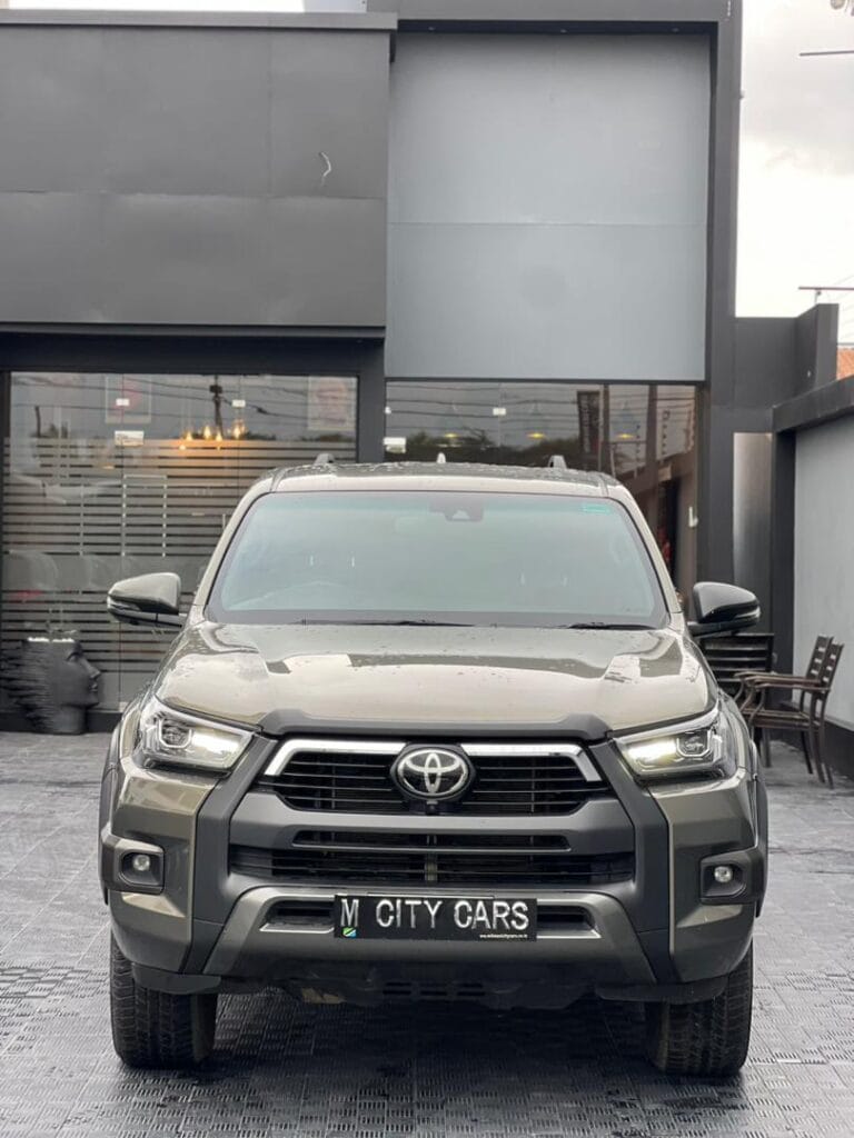 Magari Hilux 2023 lipo Dar es salaam