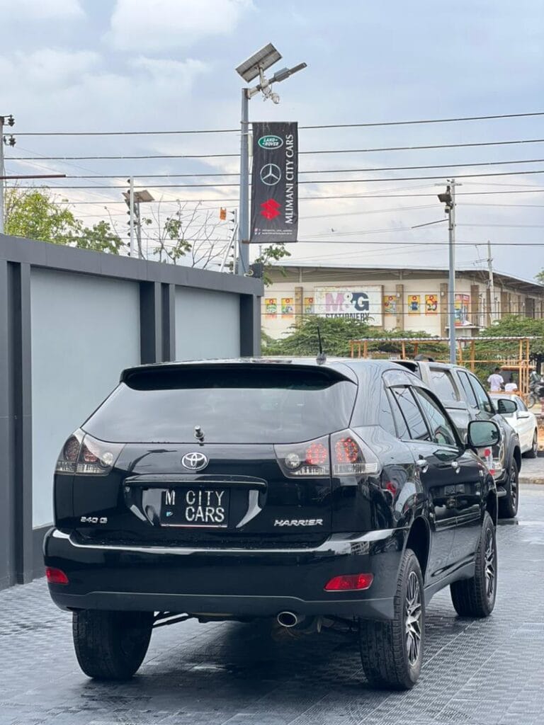 Toyota Harrier bei poa sokoni Dar es salaam Tanzania