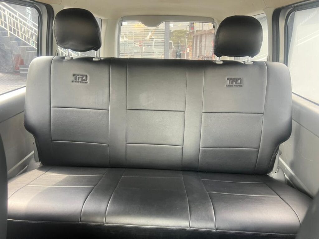 Toyota Hiace 2006 for Sale in Dar es salaam