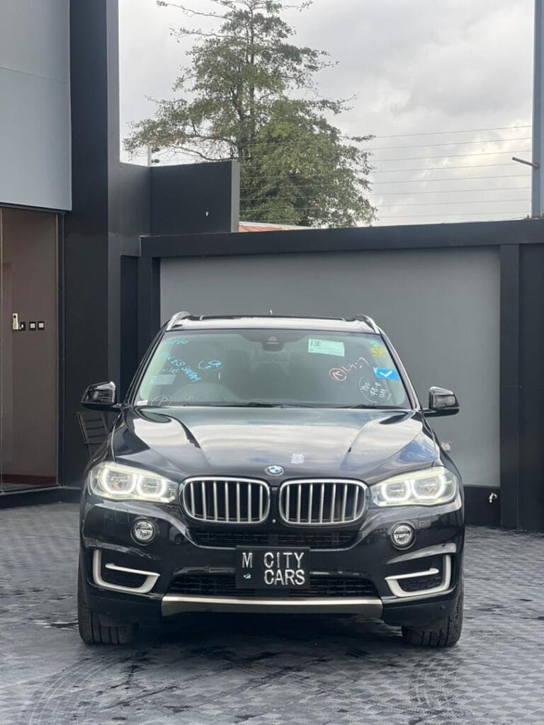 Magari X5 2015 lipo Dar es salaam