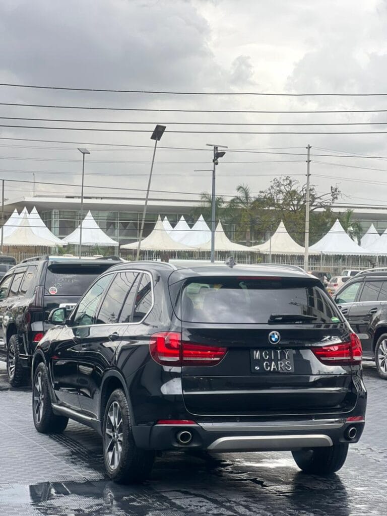 BMW X5 bei poa sokoni Dar es salaam Tanzania