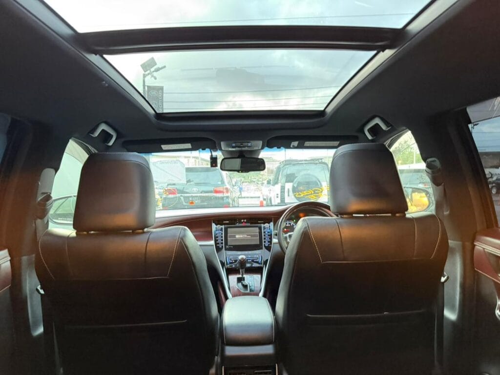 Toyota Harrier 2015 Inauzwa Dar es salaam Tanzania