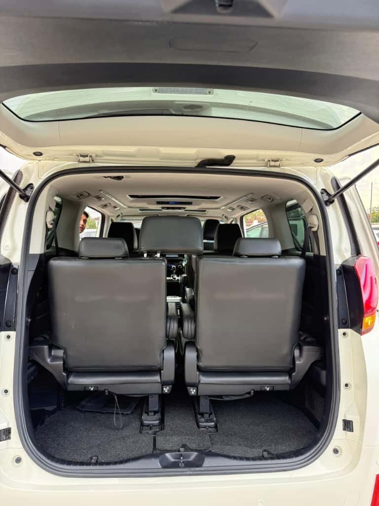 For Sale Toyota Alphard 2016 in Dar es salaam