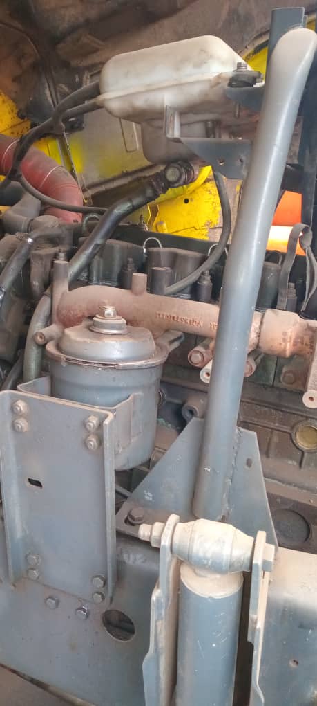 HOWO (Syno-Truck) HOWO 6Γ4 Dump Truck bei poa sokoni Arusha Tanzania