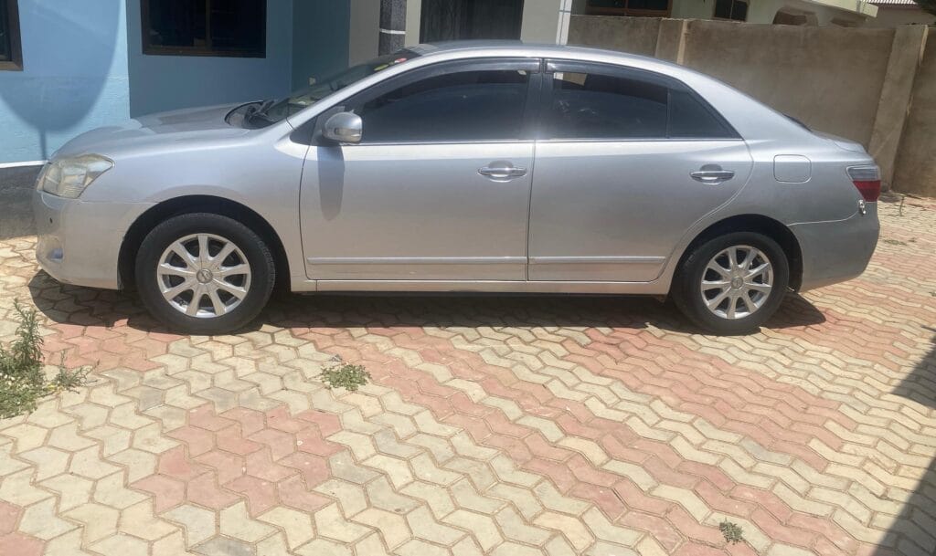 Toyota Premio bei poa sokoni Singida Tanzania
