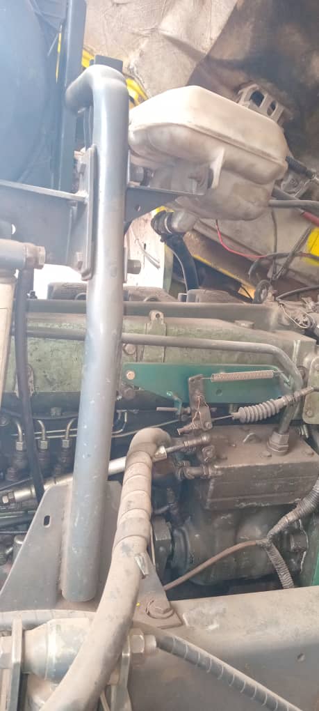 Magari Sokoni HOWO (Syno-Truck) HOWO 6Γ4 Dump Truck ya Bei Poa 2015