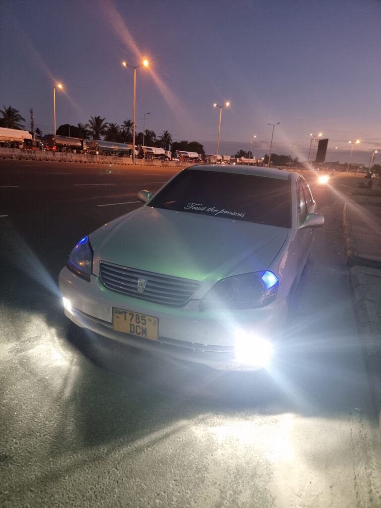 Magari Mark II 2004 lipo Dar es salaam