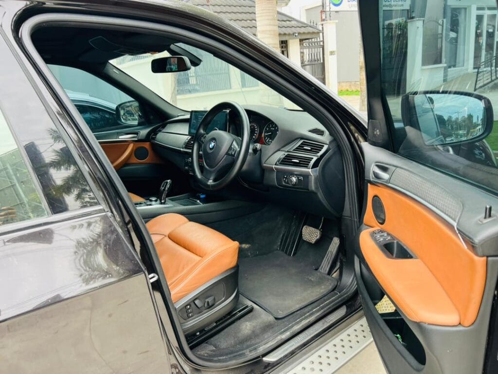 Magari X5 2012 lipo Dar es salaam