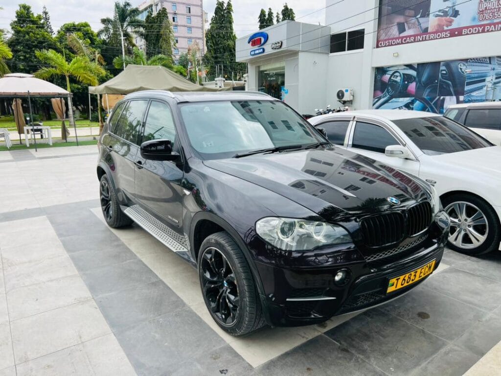 Magari X5 2012 lipo Dar es salaam