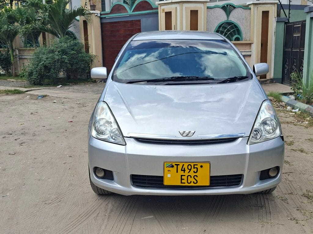 Magari Wish 2006 lipo Dar es salaam