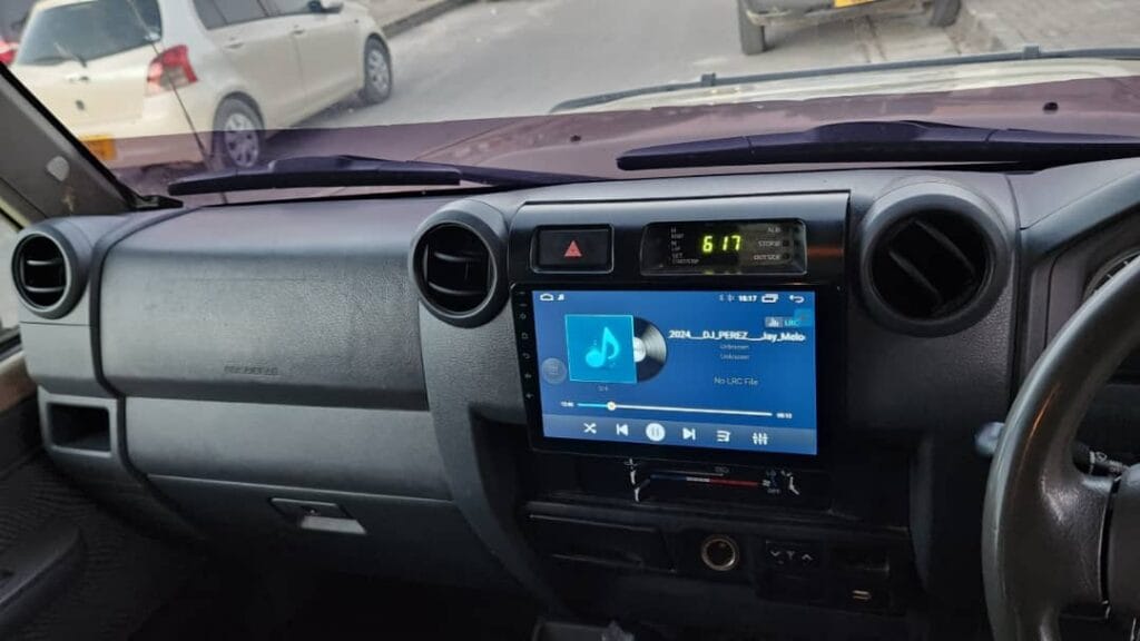 Toyota Land Cruiser 79 Pickup 2017 Inauzwa Dar es salaam Tanzania