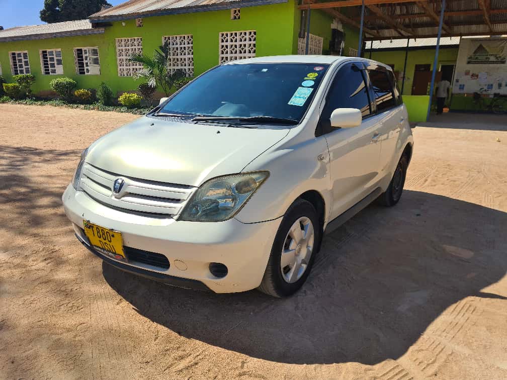 Used Toyota IST 2004 for Sale in Dodoma