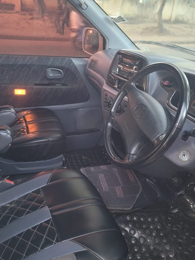 Magari Used Toyota Noah 2002 Arusha Tanzania