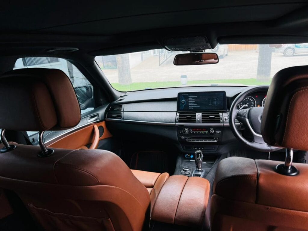 BMW X5 bei poa sokoni Dar es salaam Tanzania