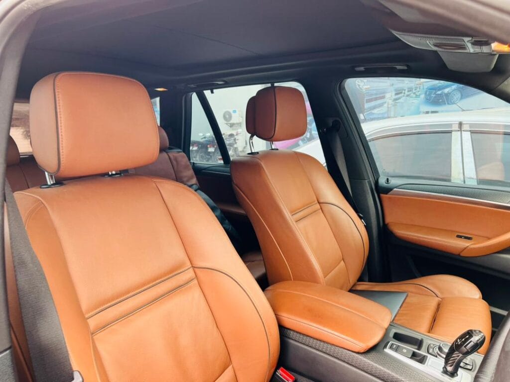 BMW X5 bei poa sokoni Dar es salaam Tanzania