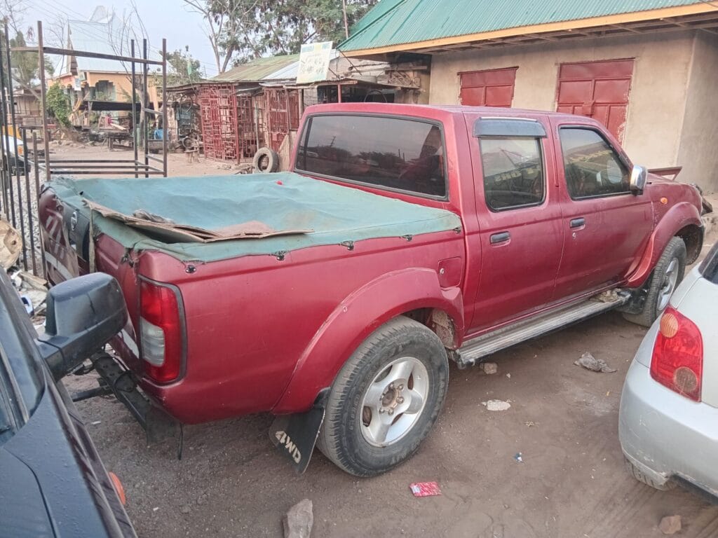 Magari Sokoni Nissan Navara ya Bei Poa 2004