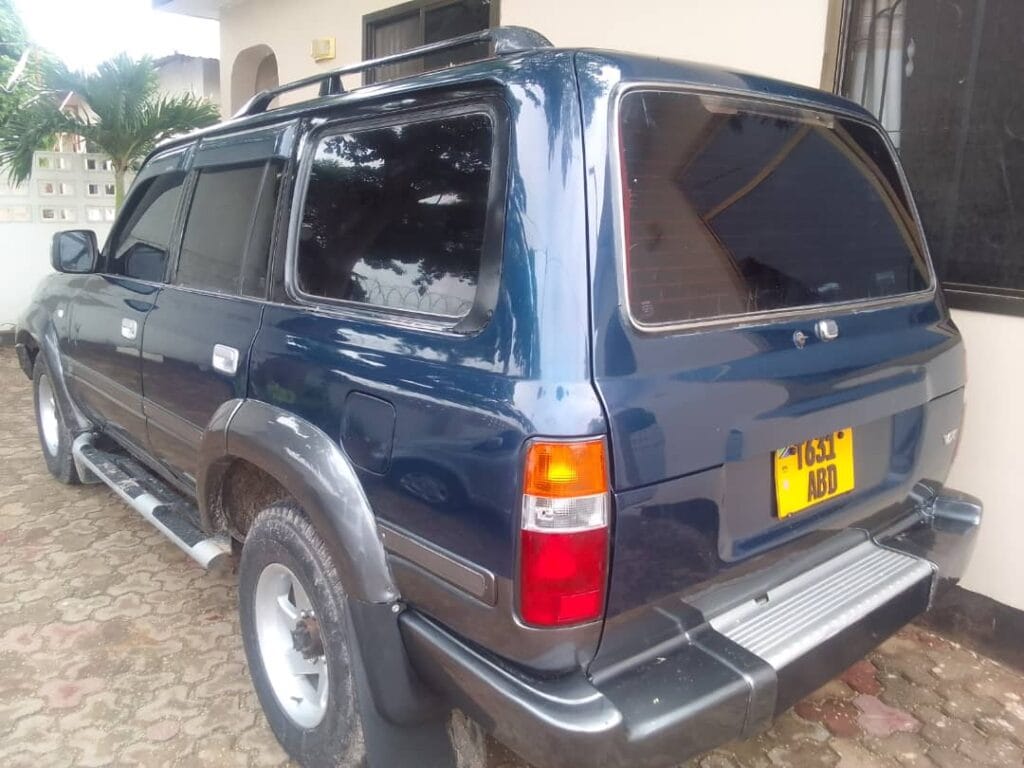 Toyota Land Cruiser Prado bei poa sokoni Dodoma Tanzania