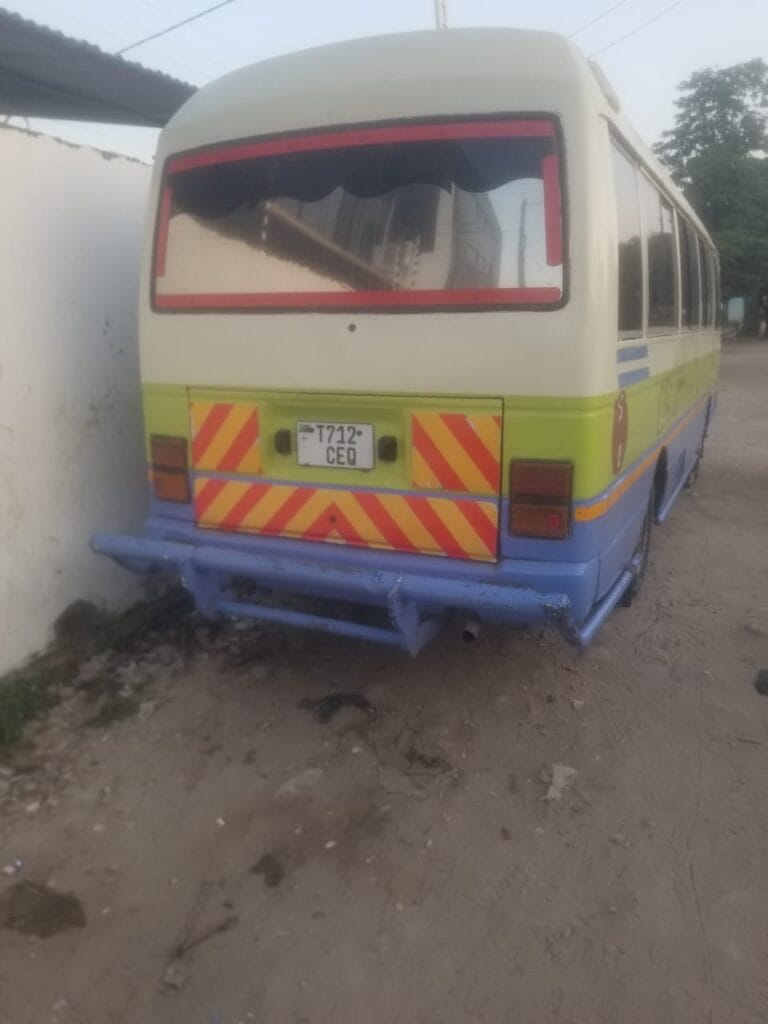 Magari Civilian 2015 lipo Dar es salaam