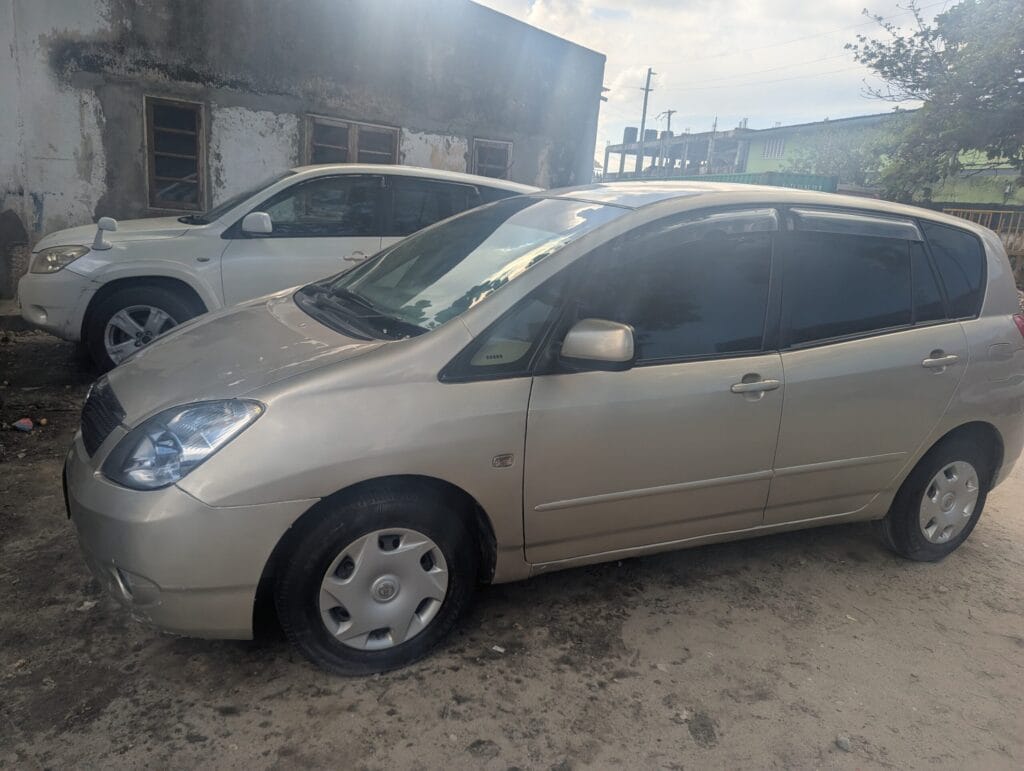 Magari Spacio 2004 lipo Dar es salaam