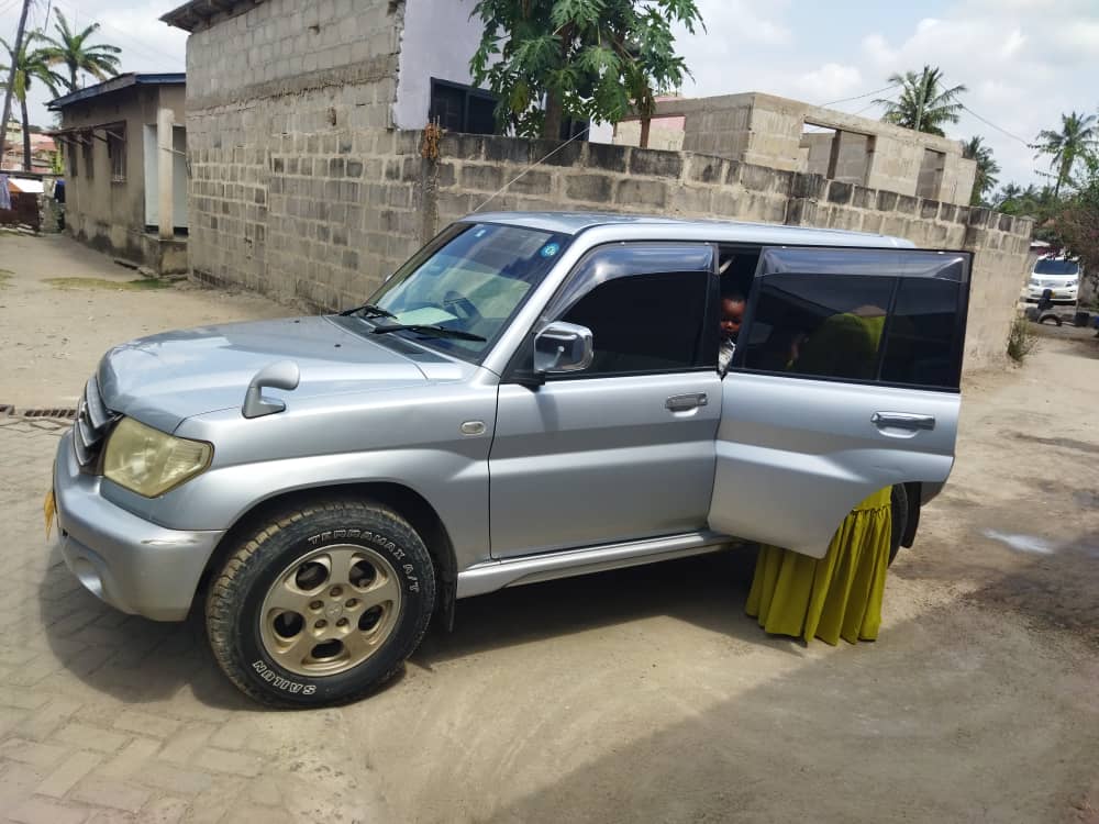 Magari Used Mitsubishi Pajero 2008 Dar es salaam Tanzania