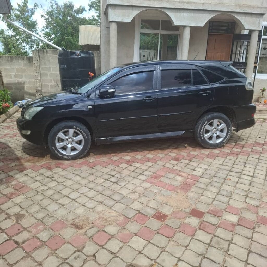 Magari Harrier 2006 lipo Dar es salaam