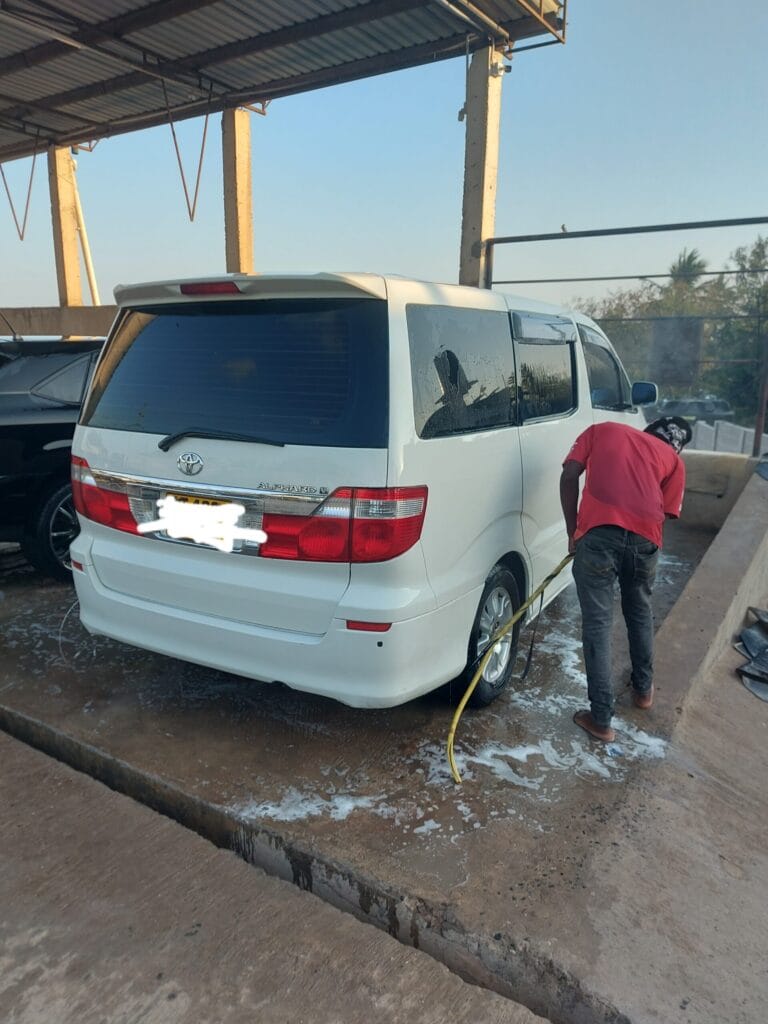 Price Toyota Alphard 2002 for Sale in Dar es salaam