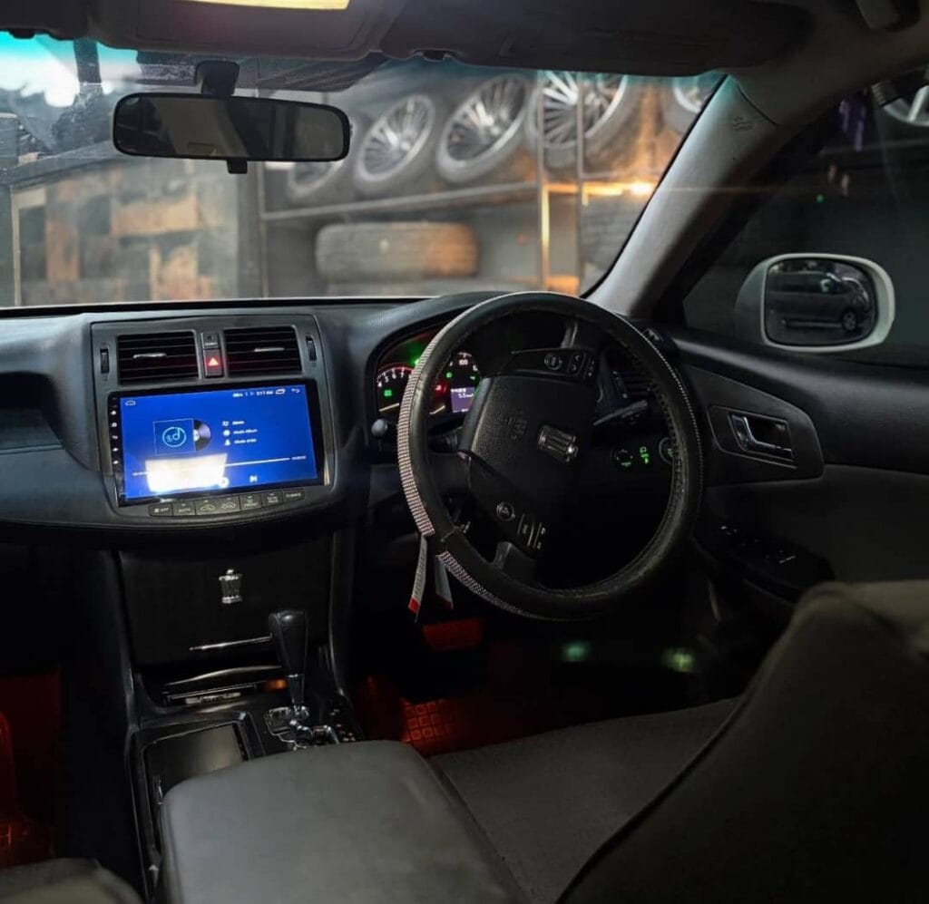 Magari Sokoni Toyota Crown ya Bei Poa 2009