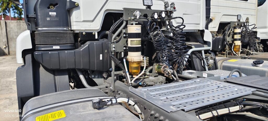 HOWO (Syno-Truck) HOWO 6×4 Dump Truck bei poa sokoni Dar es salaam Tanzania