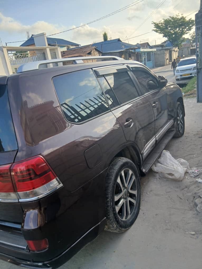 Buy Toyota Land Cruiser V8 2022 for Sale in Dar es salaam