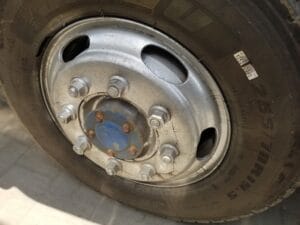 Bei ya Mitsubishi Fuso 2001 Sokoni Dar es salaam Tanzania