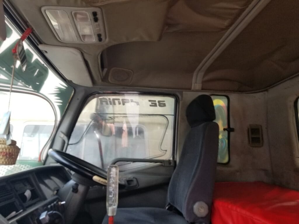 Mitsubishi Fuso 2001 Inauzwa Dar es salaam Tanzania