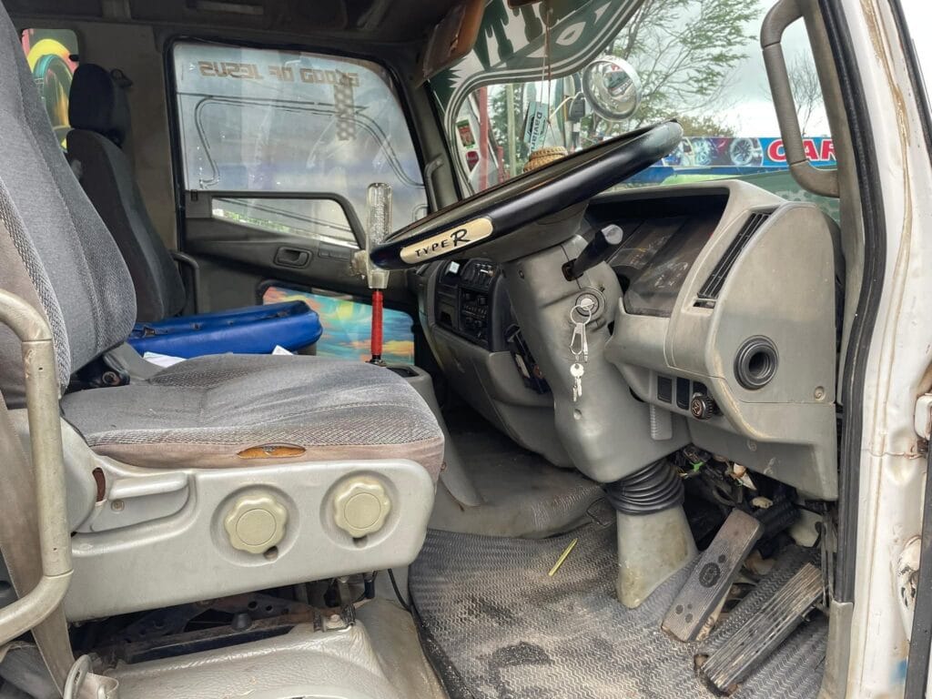 Magari Fuso 2001 lipo Dar es salaam