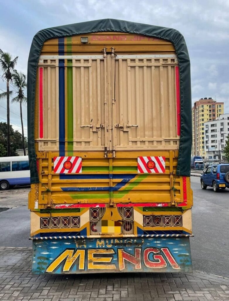 Bei ya Mitsubishi Fuso 2001 Sokoni Dar es salaam Tanzania
