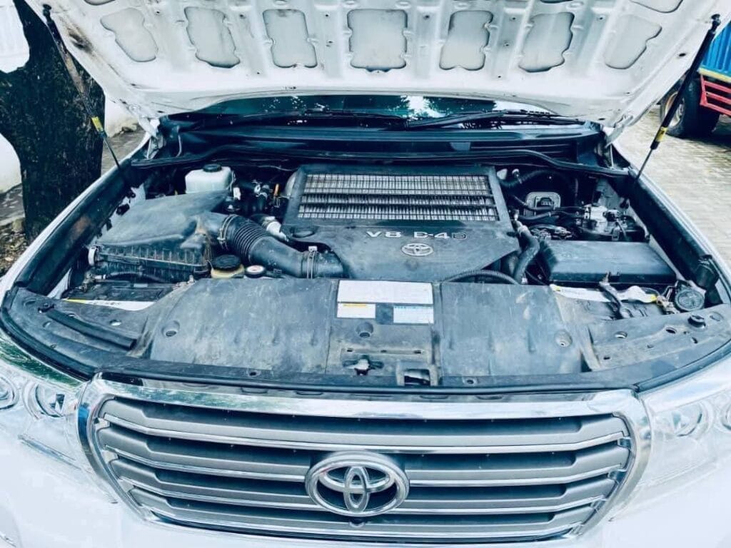 Toyota Land Cruiser V8 2013 Inauzwa Dar es salaam Tanzania