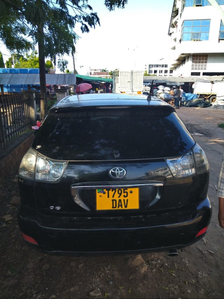 Magari Sokoni Toyota Harrier ya Bei Poa 2005