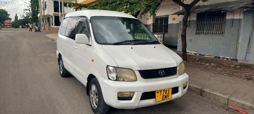 Bei ya Toyota Noah 2001 Sokoni Dar es salaam Tanzania