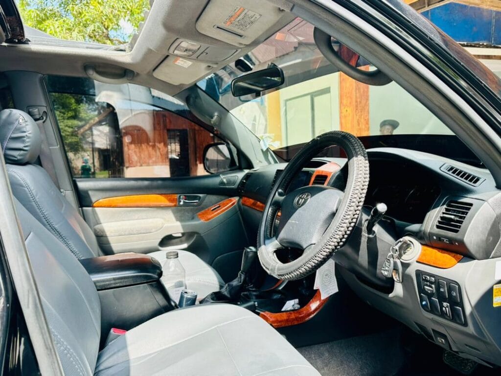 Magari Land Cruiser Prado 2007 lipo Dar es salaam