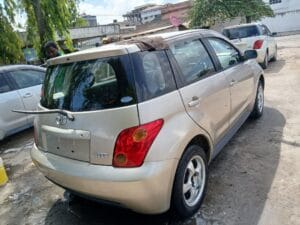 Used Toyota IST 2004 for Sale in Dar es salaam