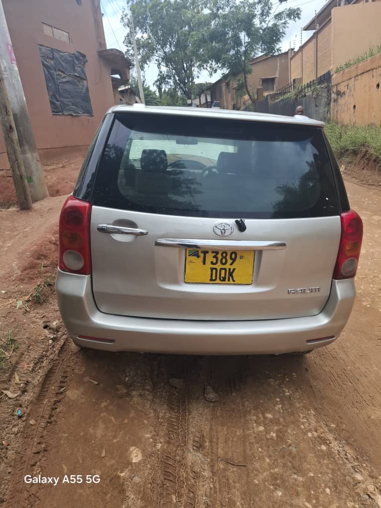 Magari Raum 2005 lipo Dar es salaam